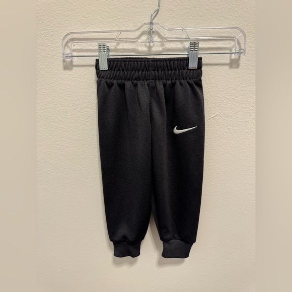🛍️any 4 listings for $16🛍️ Nike Kids Black Sweatpants with White Logo - Picture 1 of 2